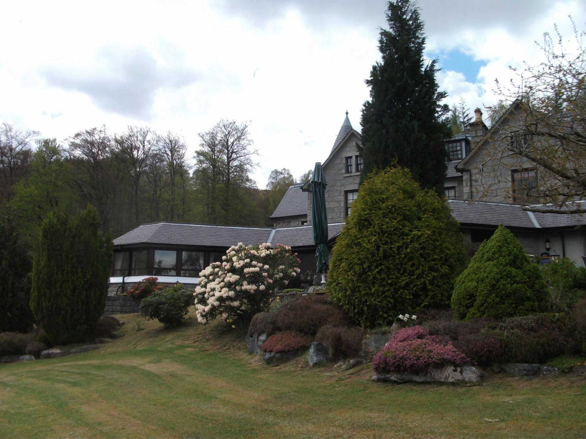 Glenspean Lodge Hotel ロイブリッジ エクステリア 写真