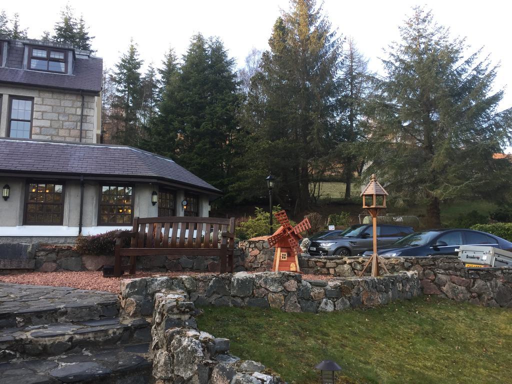 Glenspean Lodge Hotel ロイブリッジ エクステリア 写真